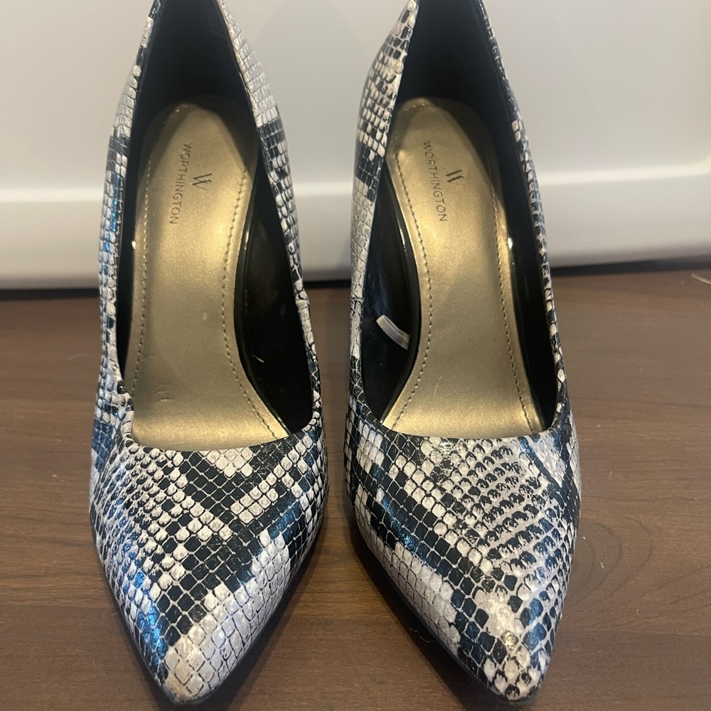 Worthington Snakeskin Heels 7.5